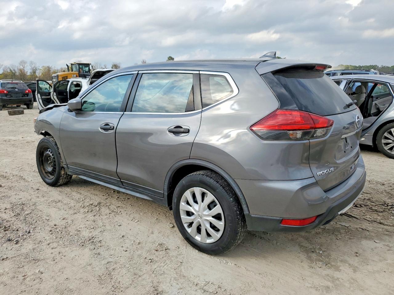 2017 NISSAN ROGUE S photo 2