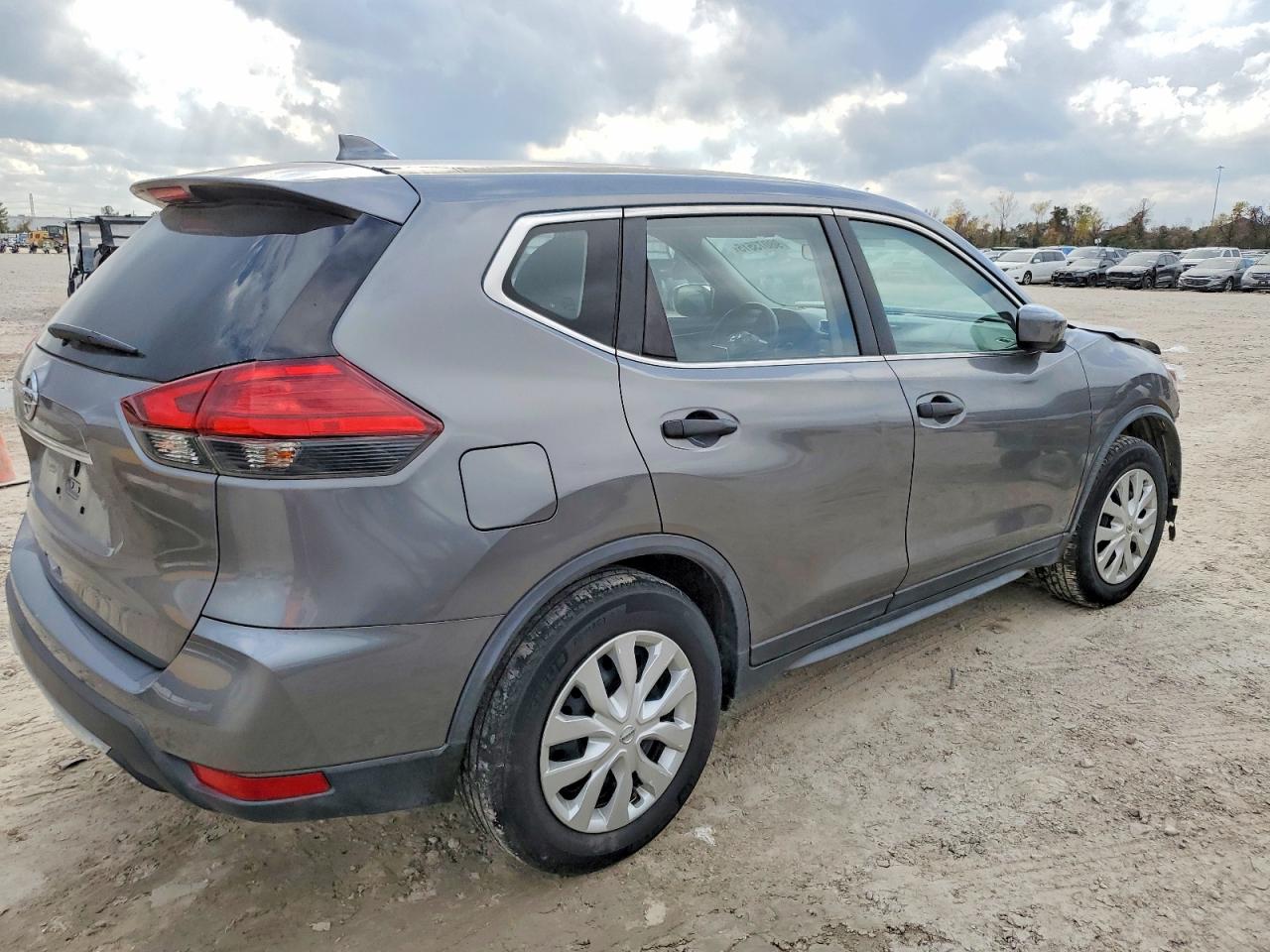 2017 NISSAN ROGUE S photo 3