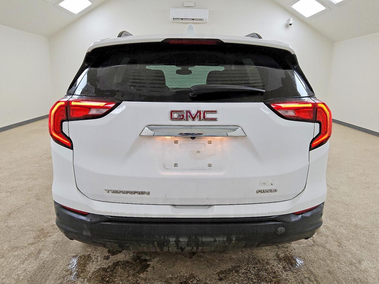 2020 GMC TERRAIN SLE photo 6