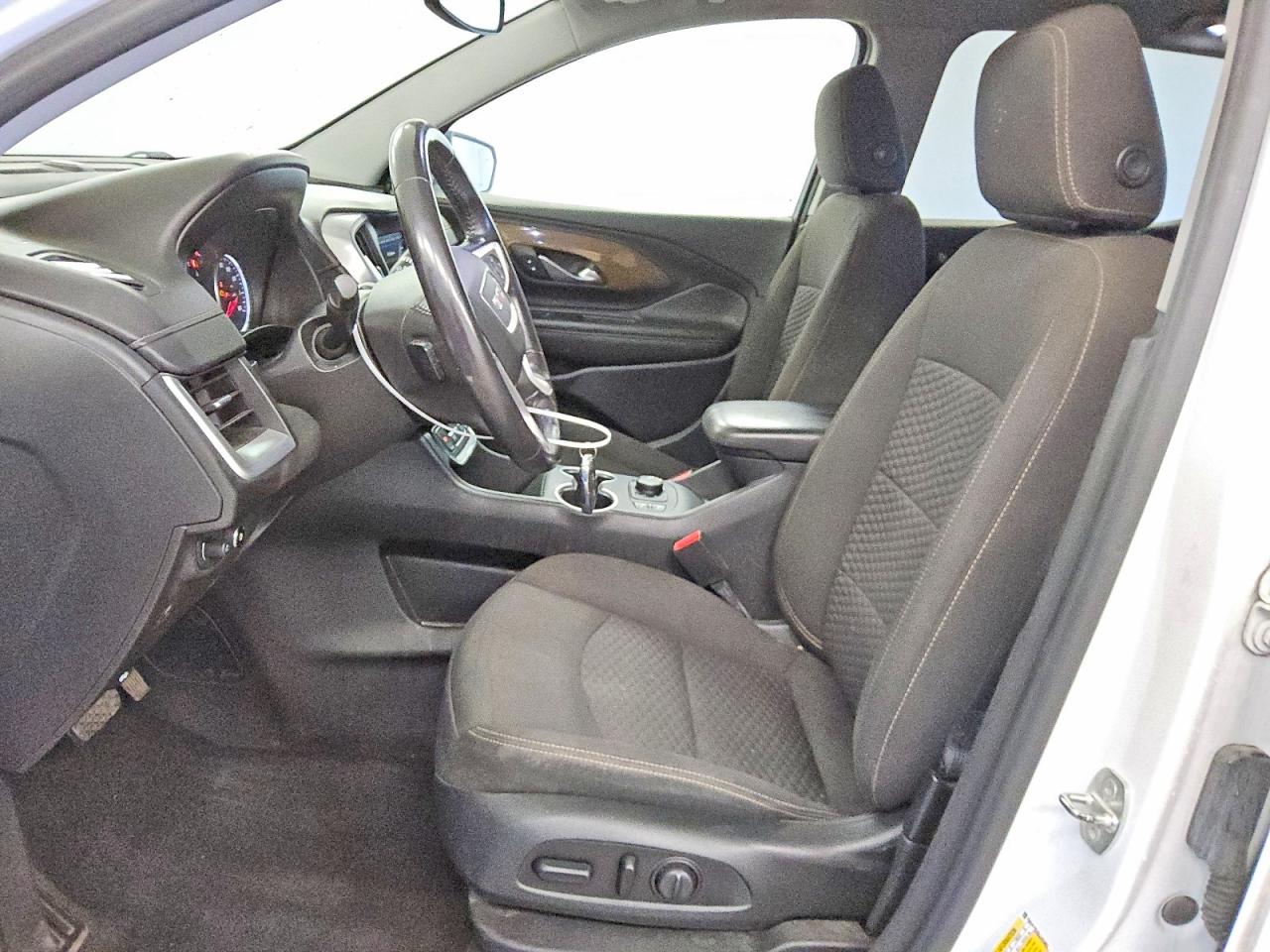 2020 GMC TERRAIN SLE photo 7