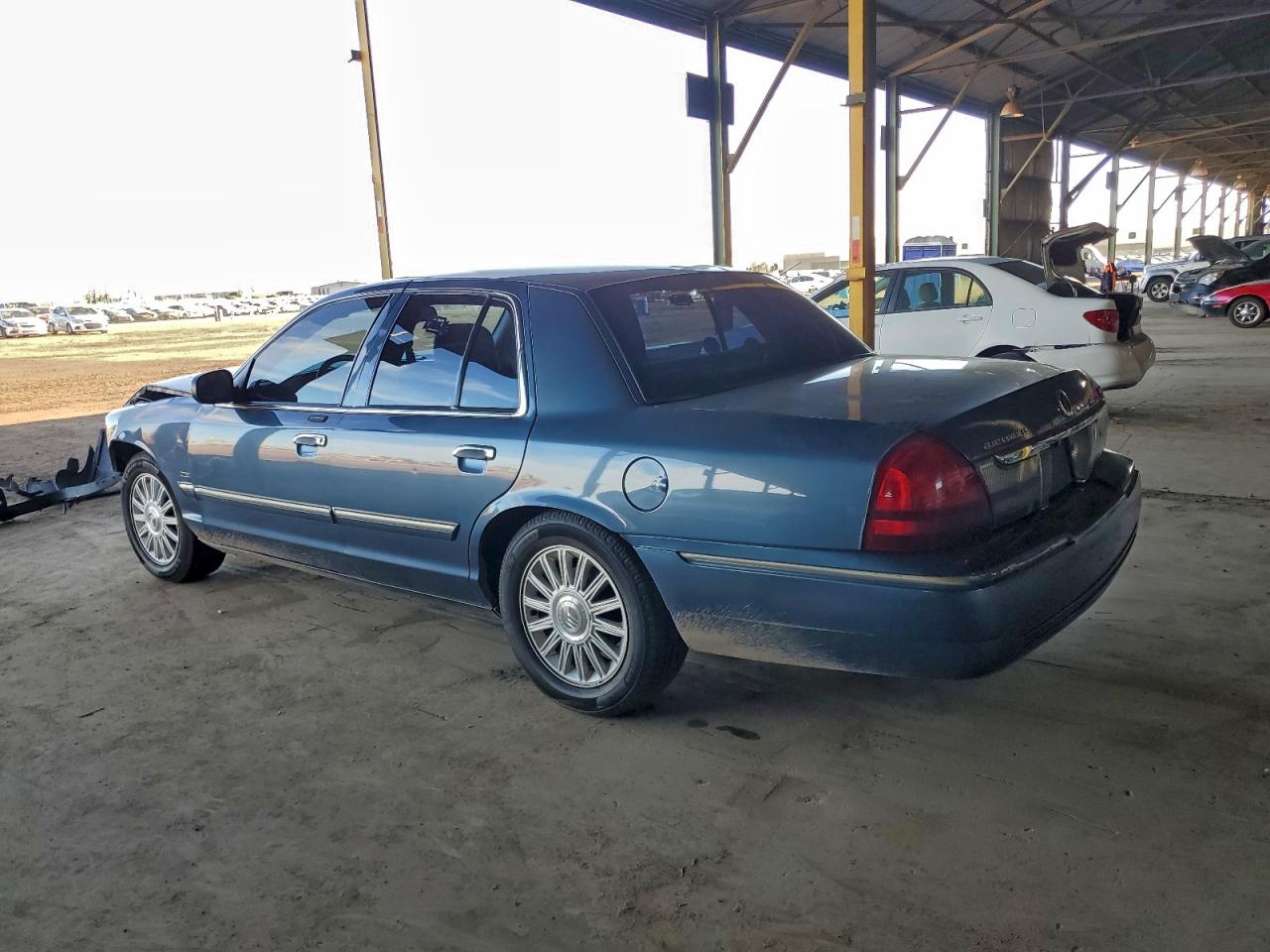 2009 MERCURY GRAND MARQUIS LS photo 2