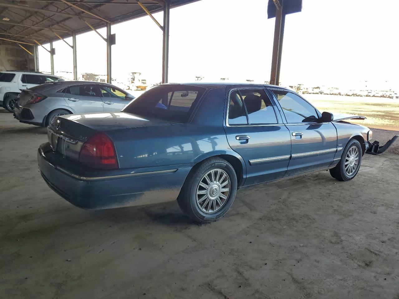 2009 MERCURY GRAND MARQUIS LS photo 3