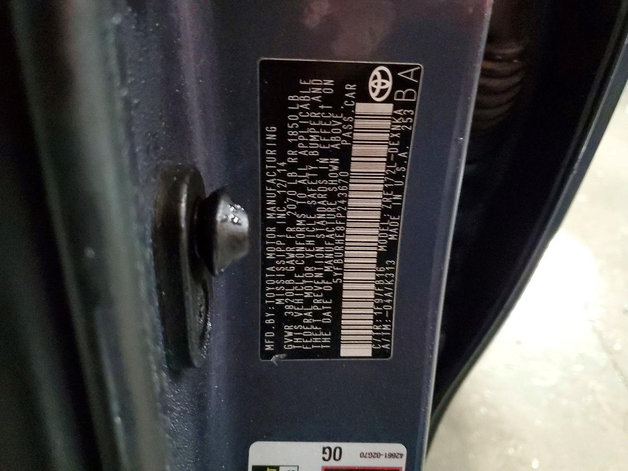 2015 TOYOTA COROLLA L photo 12