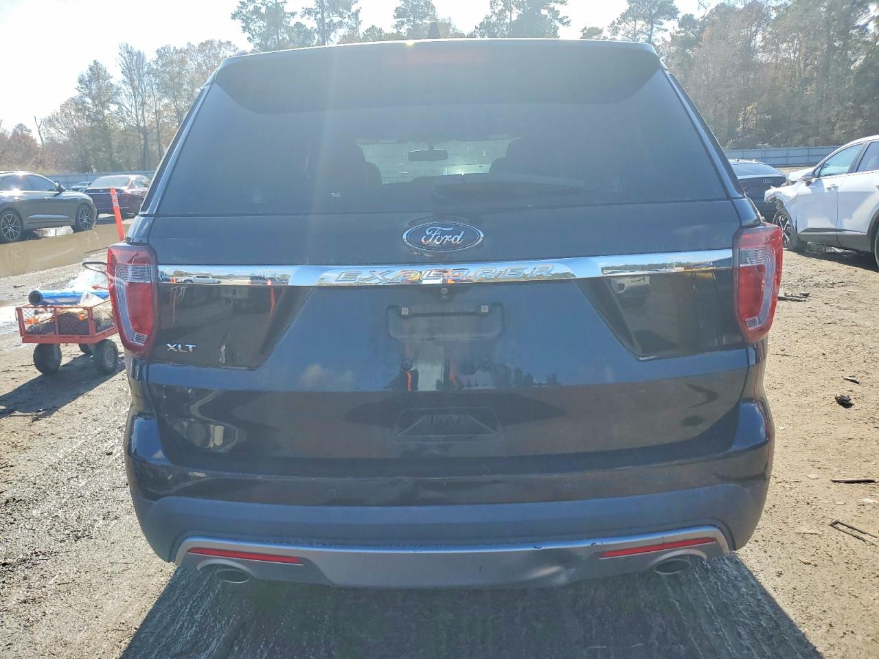 2017 FORD EXPLORER XLT photo 11