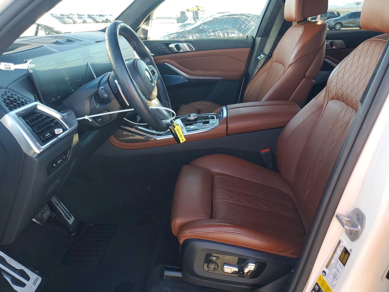 2024 BMW X7 M60I photo 7