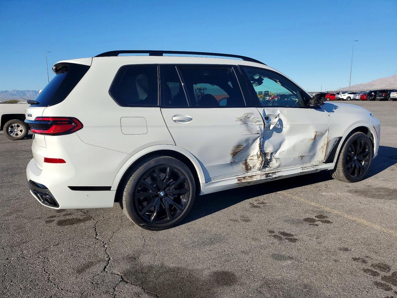 2024 BMW X7 M60I photo 3
