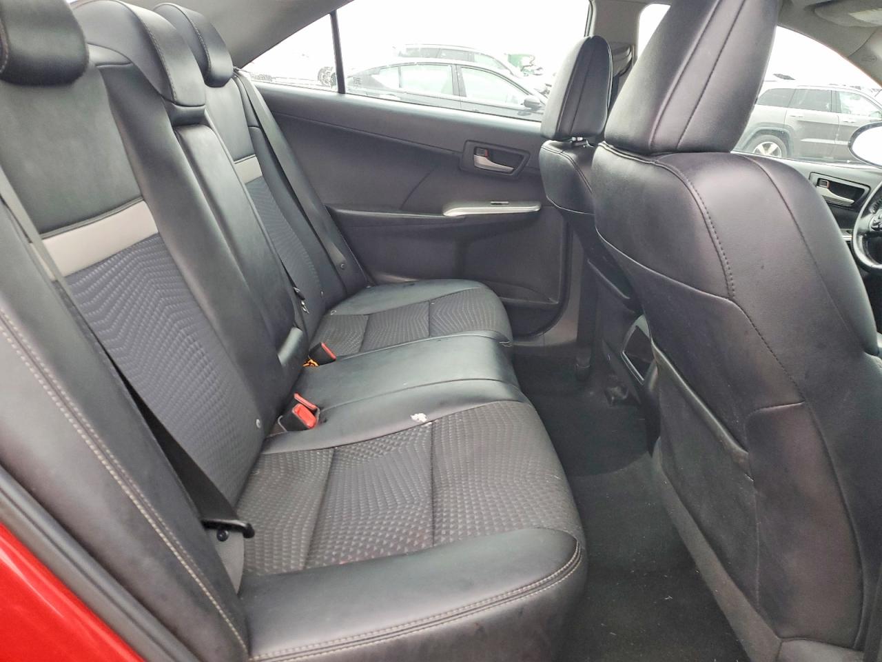 2014 TOYOTA CAMRY SE photo 10