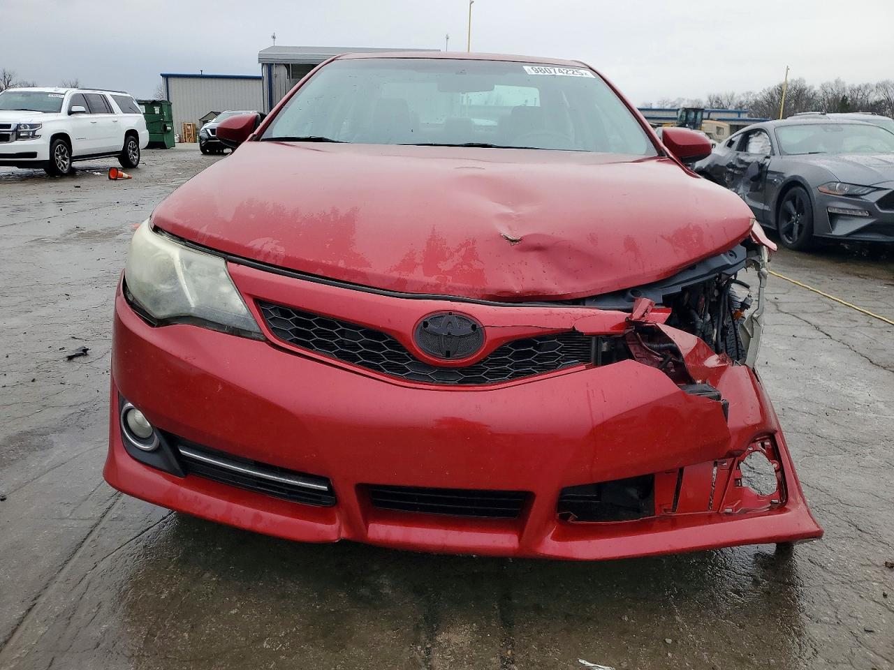 2014 TOYOTA CAMRY SE photo 5