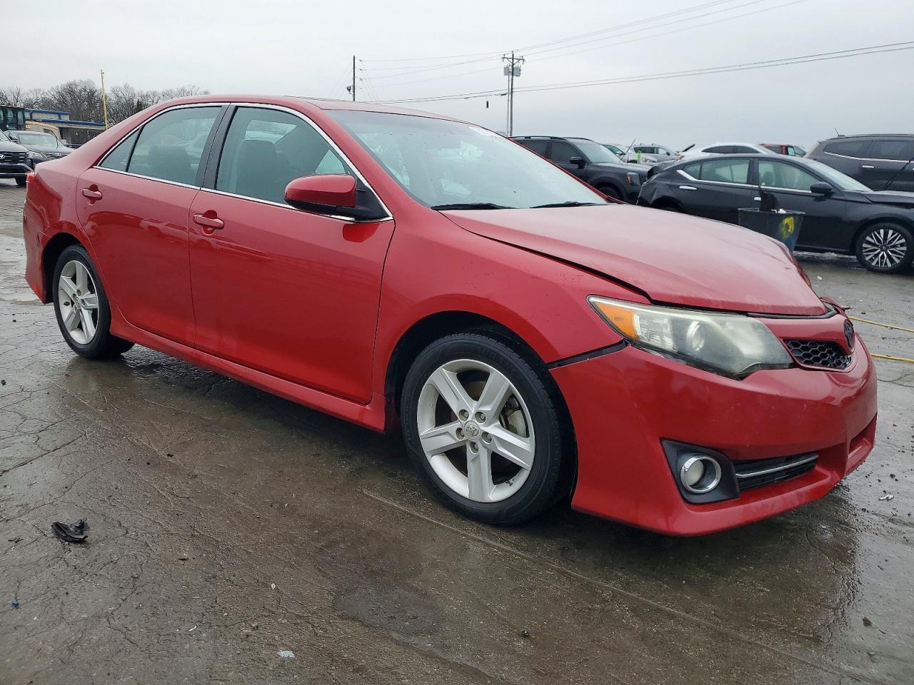 2014 TOYOTA CAMRY SE photo 4