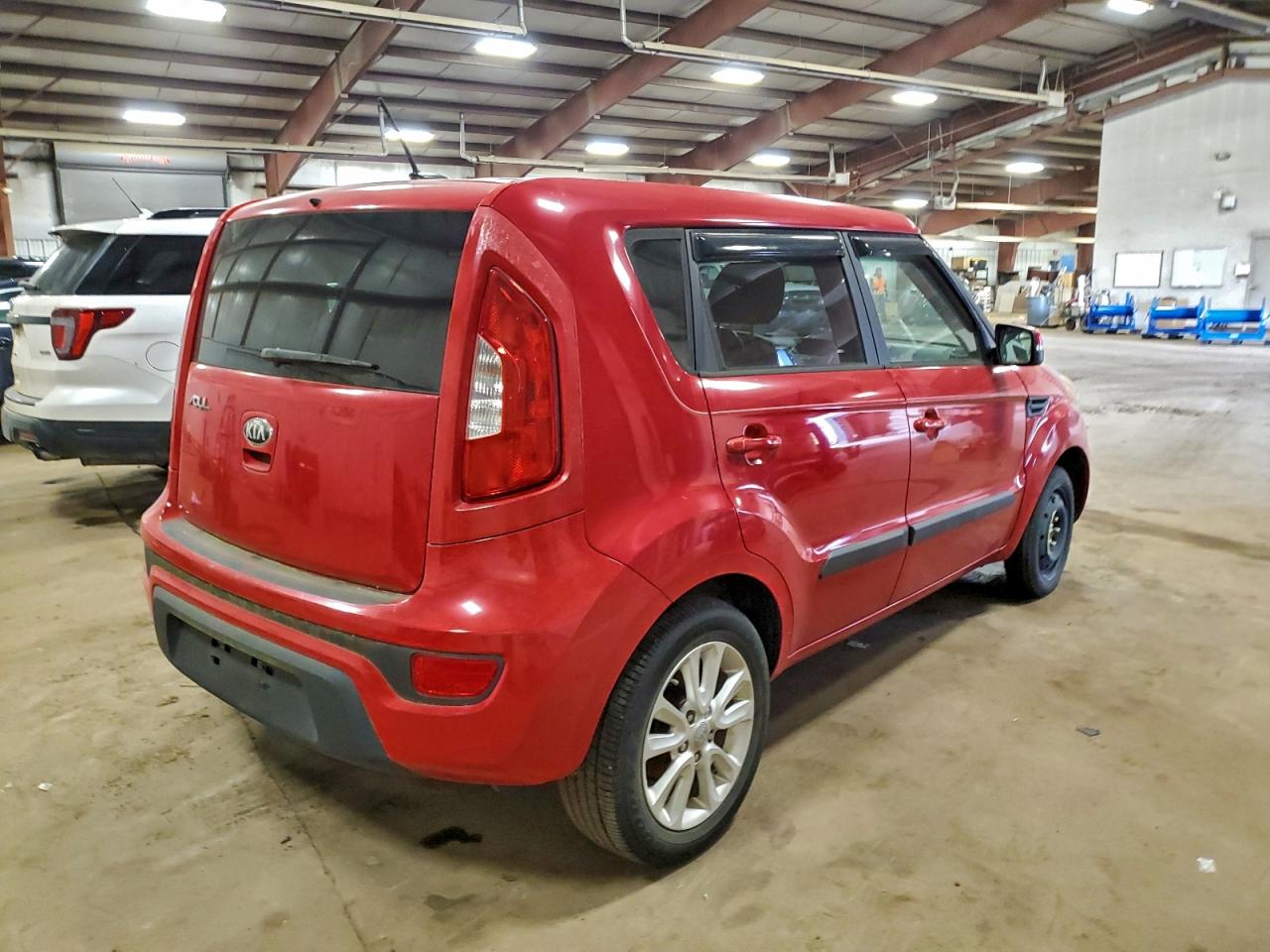 2013 KIA SOUL + photo 3