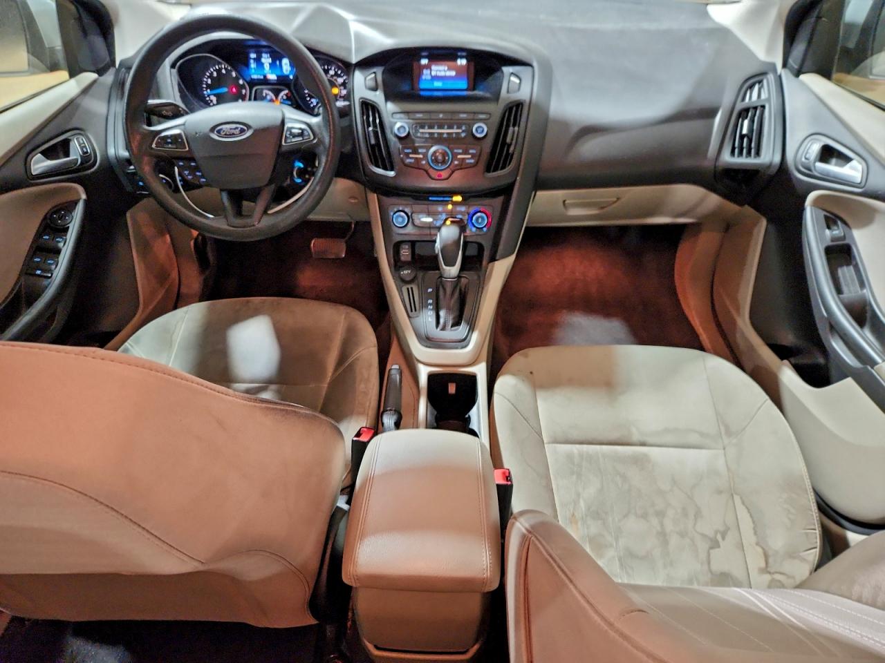2018 FORD FOCUS SE photo 8