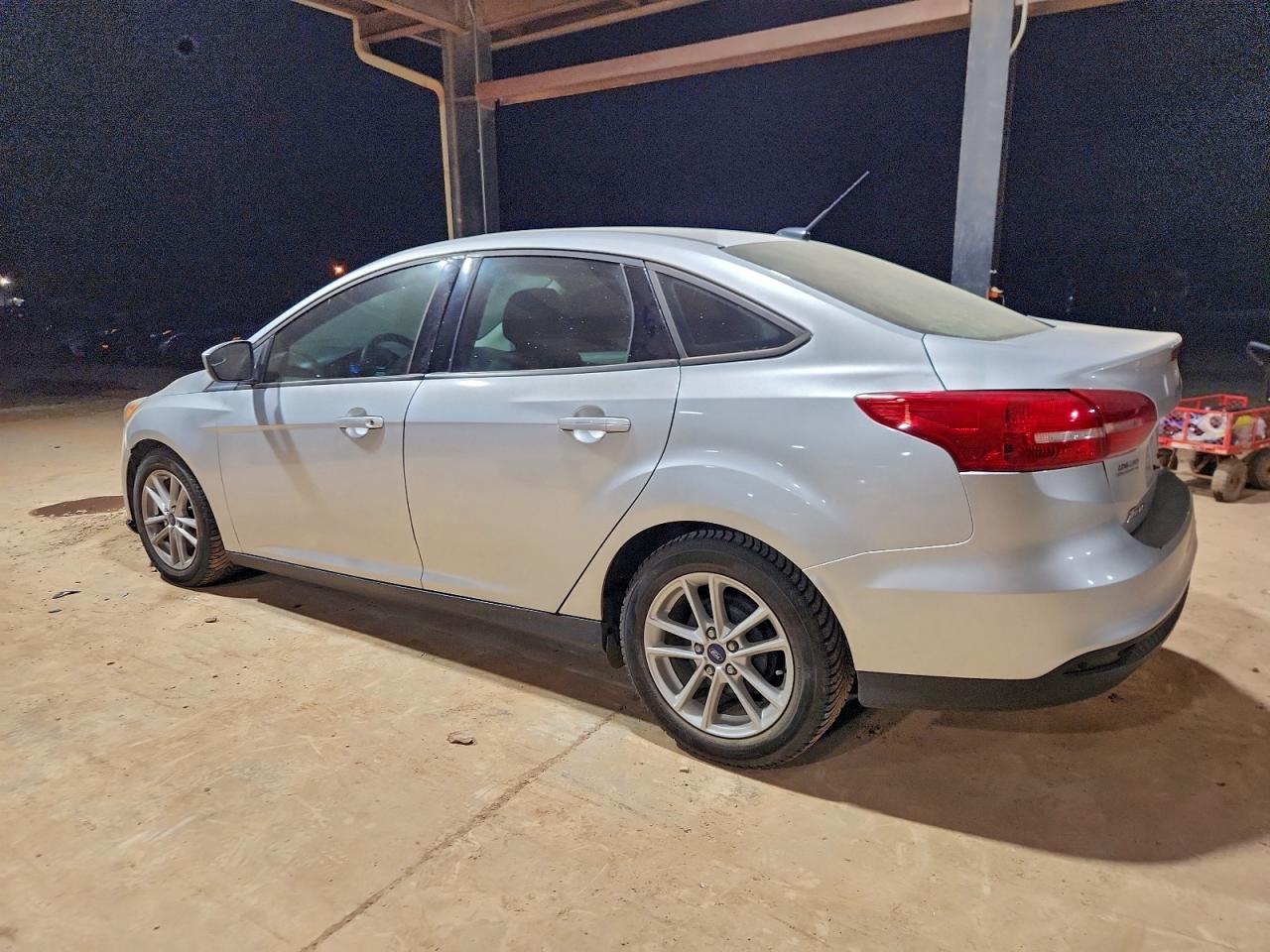 2018 FORD FOCUS SE photo 2