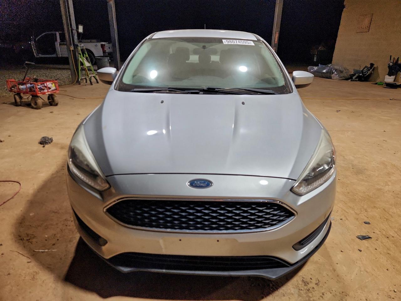 2018 FORD FOCUS SE photo 5