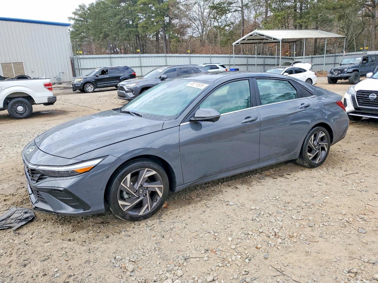 2024 HYUNDAI ELANTRA