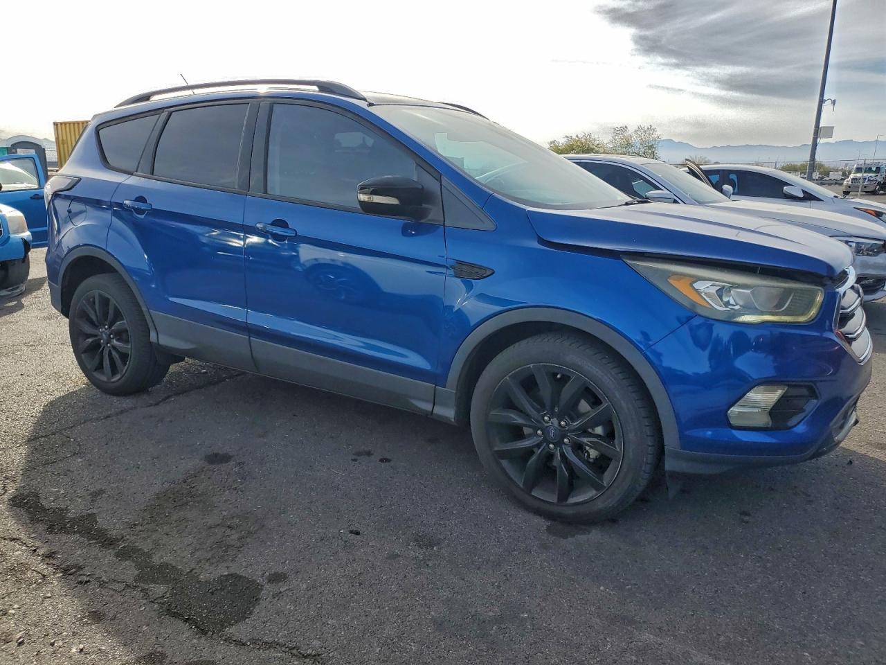 2017 FORD ESCAPE TITANIUM photo 4