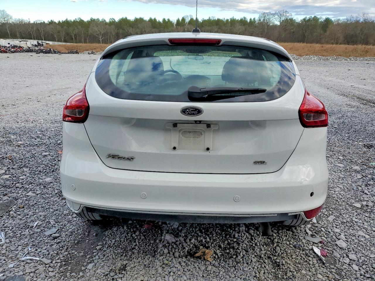 2017 FORD FOCUS SEL photo 6