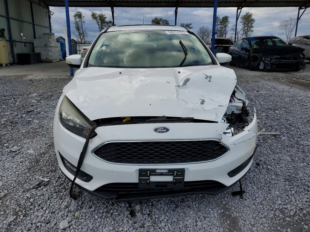2017 FORD FOCUS SEL photo 5