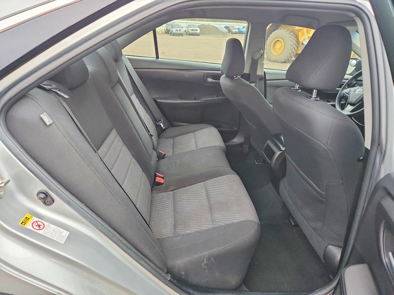 2016 TOYOTA CAMRY LE photo 10