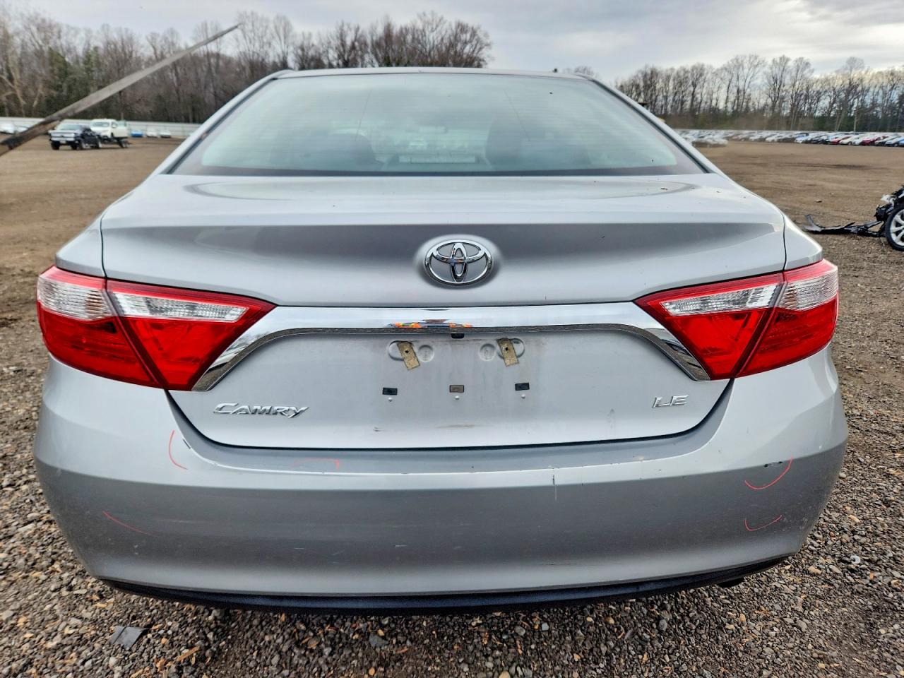 2016 TOYOTA CAMRY LE photo 6