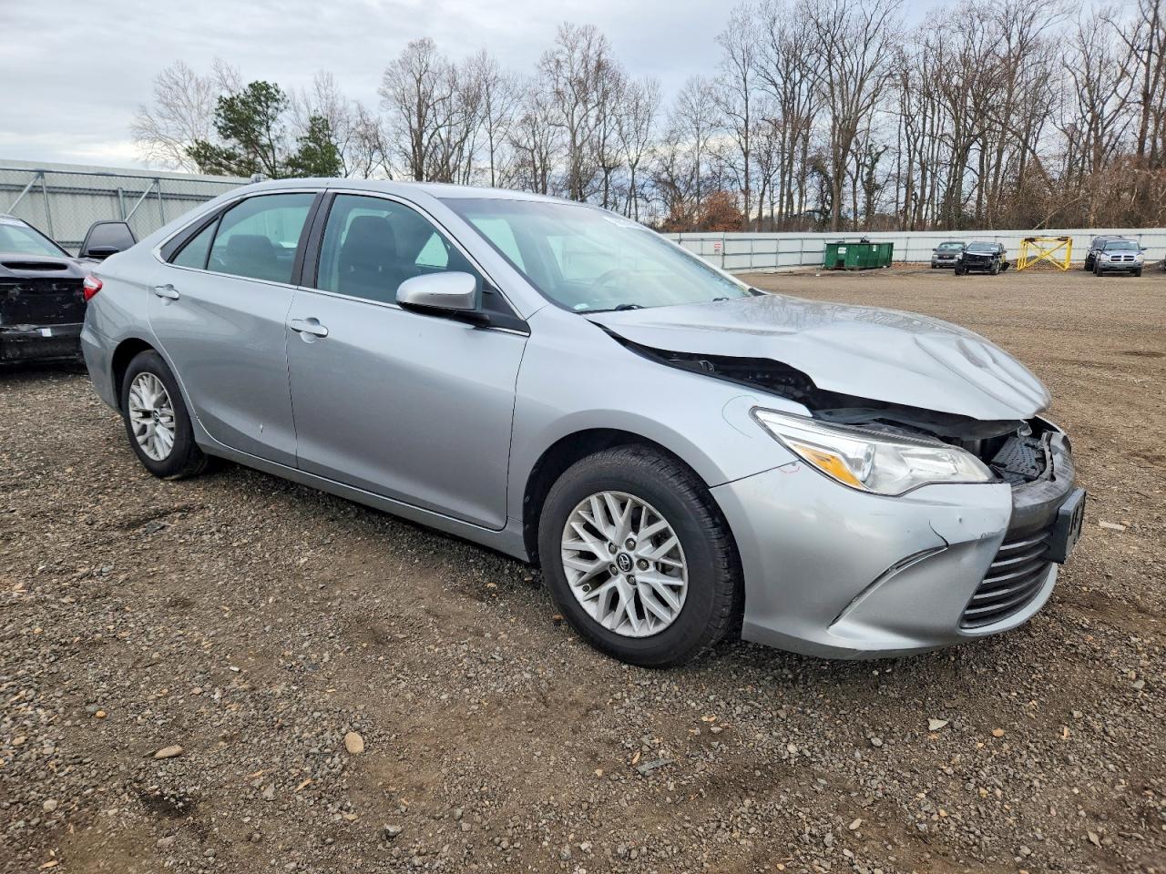 2016 TOYOTA CAMRY LE photo 4