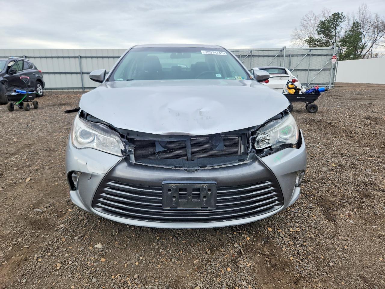 2016 TOYOTA CAMRY LE photo 5