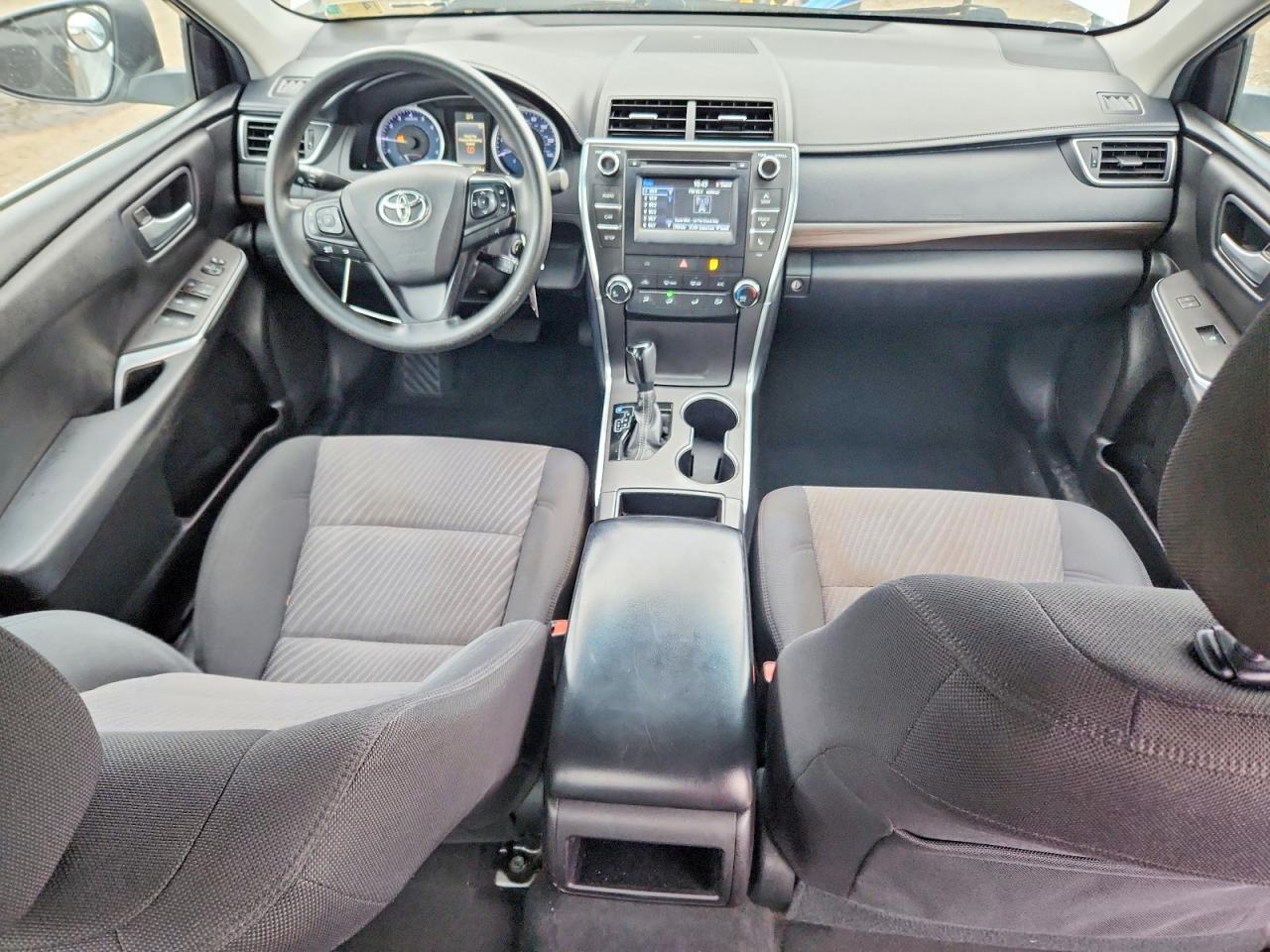 2016 TOYOTA CAMRY LE photo 8