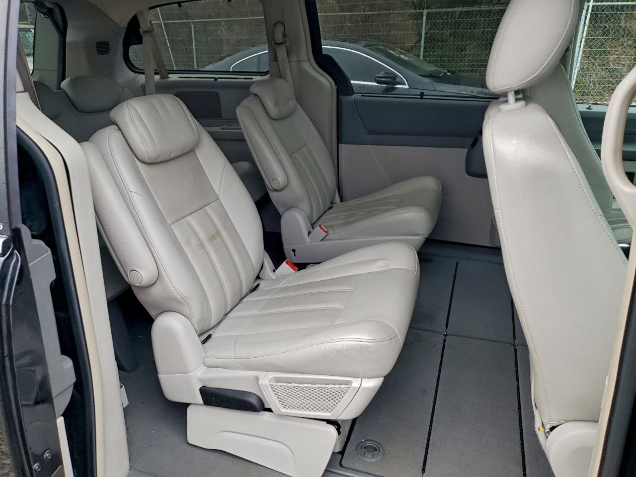 2008 CHRYSLER TOWN & COUNTRY TOURING photo 21