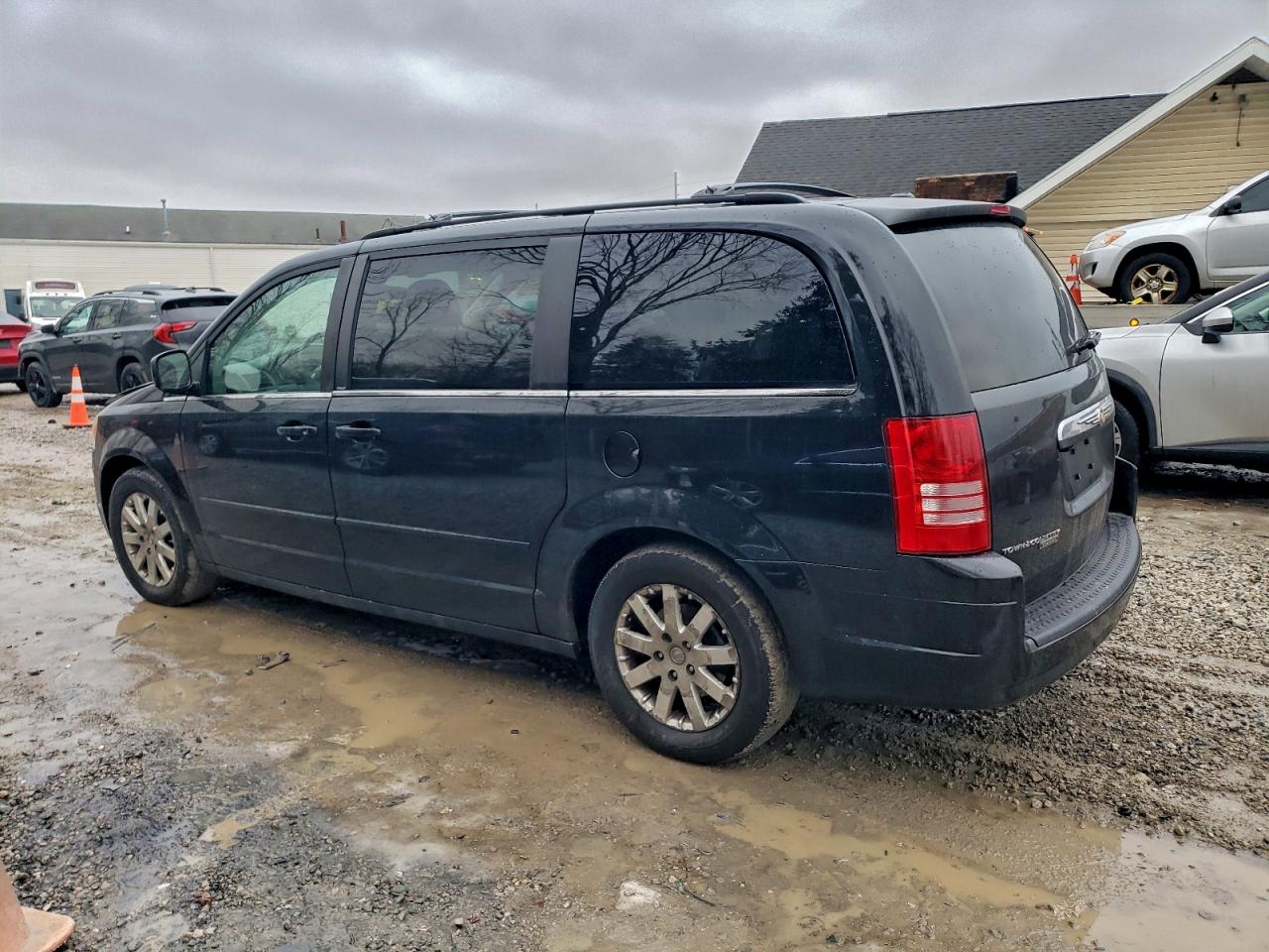 2008 CHRYSLER TOWN & COUNTRY TOURING photo 3