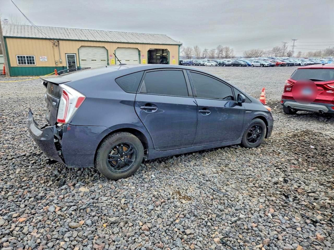 2013 TOYOTA PRIUS photo 3