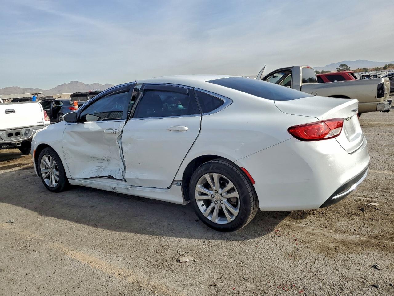 2016 CHRYSLER 200 LIMITED photo 2