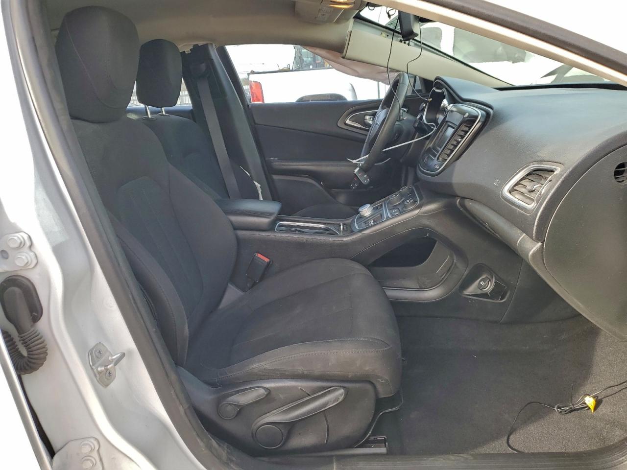 2016 CHRYSLER 200 LIMITED photo 7