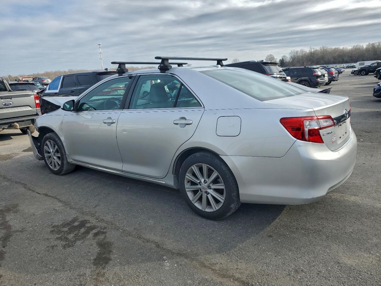 2013 TOYOTA CAMRY L photo 2