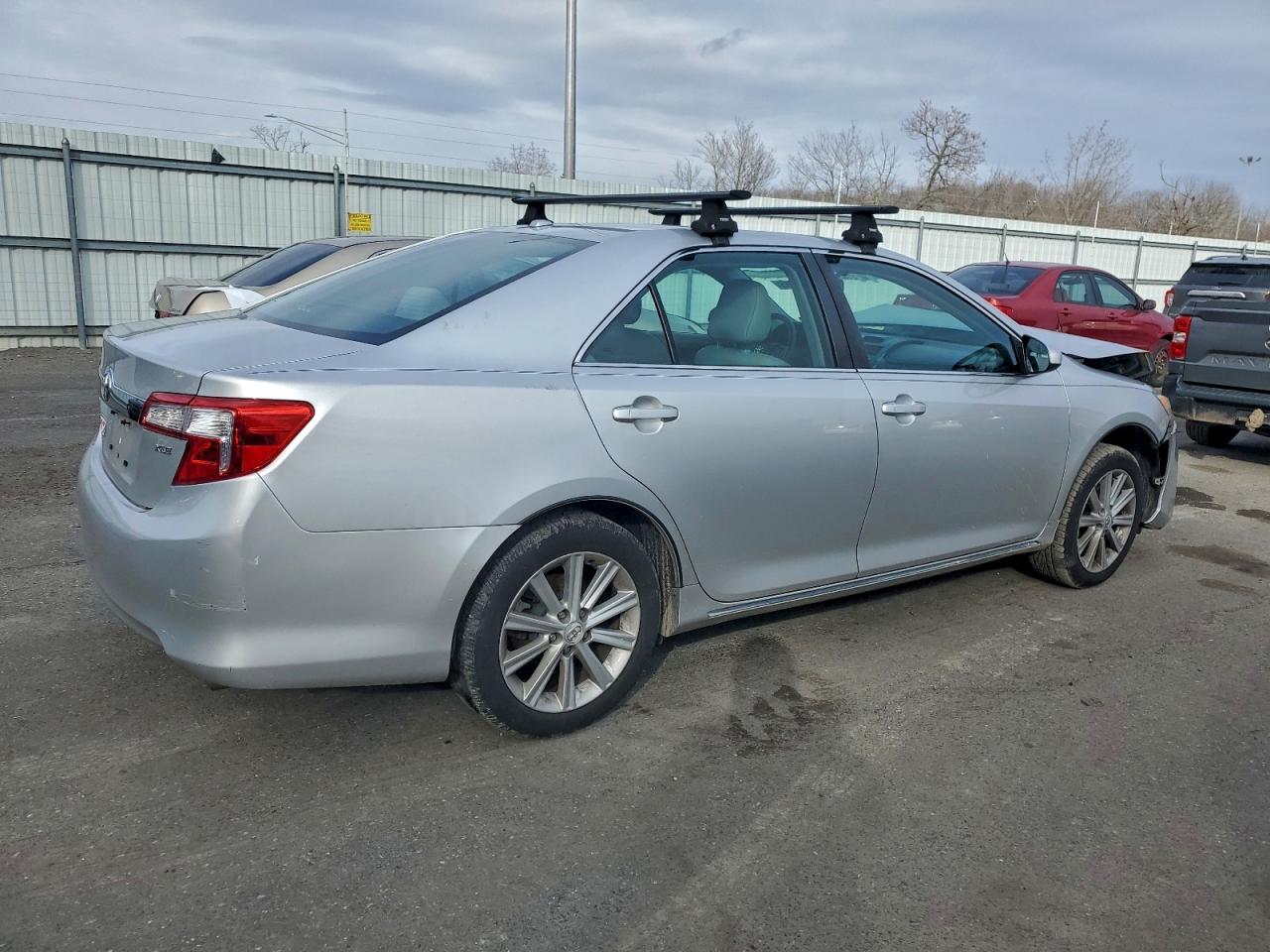 2013 TOYOTA CAMRY L photo 3