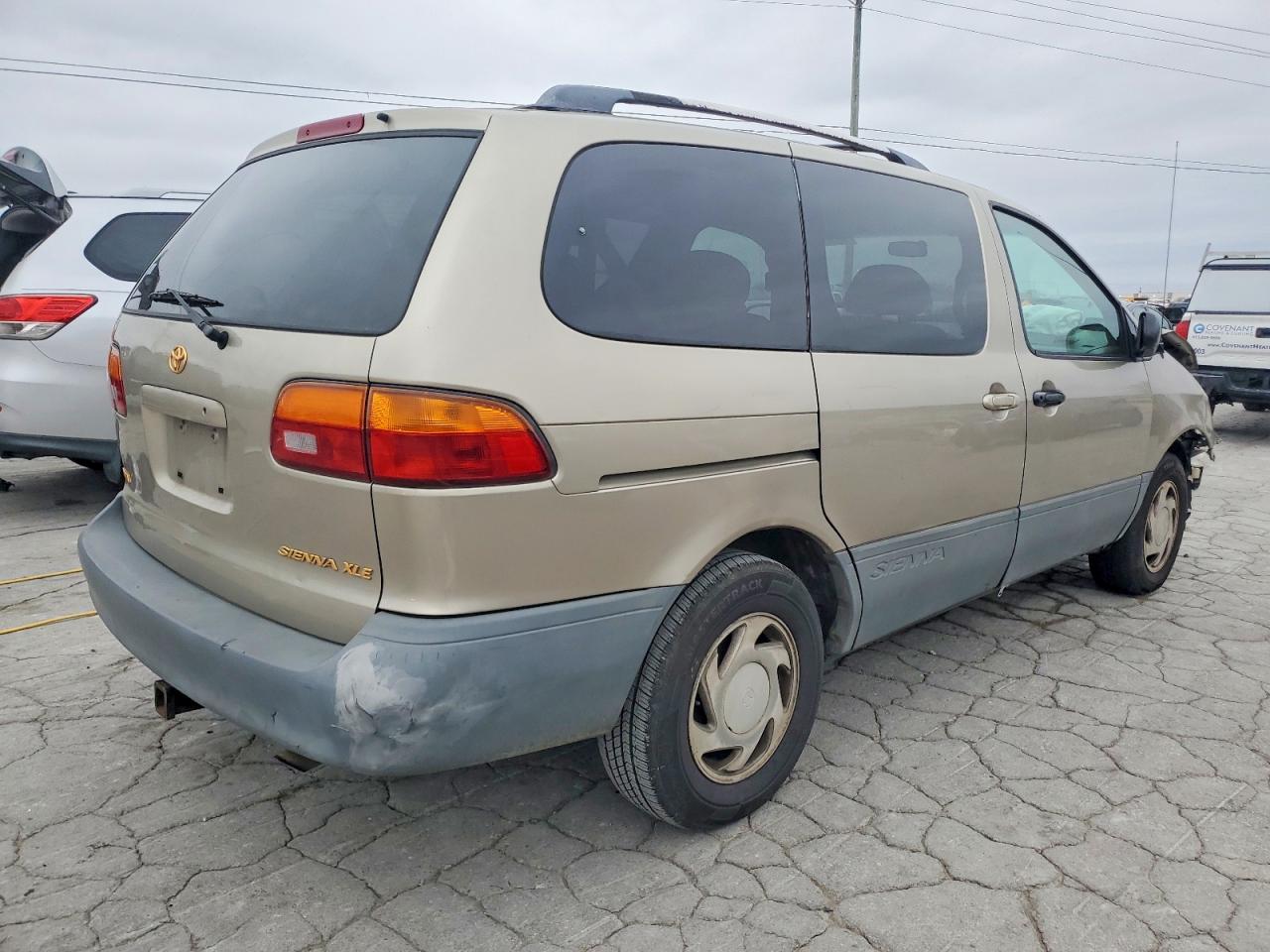 2000 TOYOTA SIENNA LE photo 3