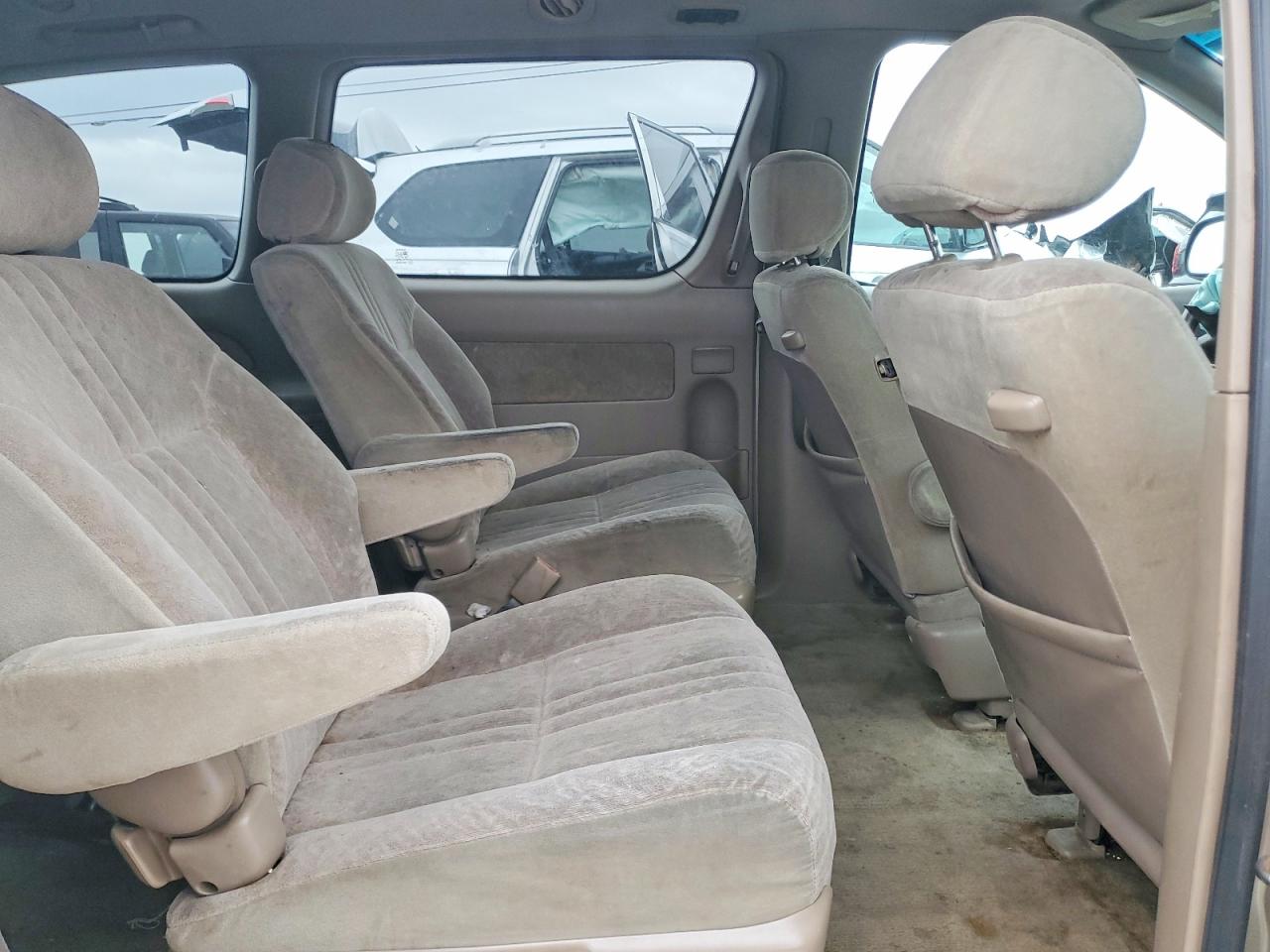 2000 TOYOTA SIENNA LE photo 11
