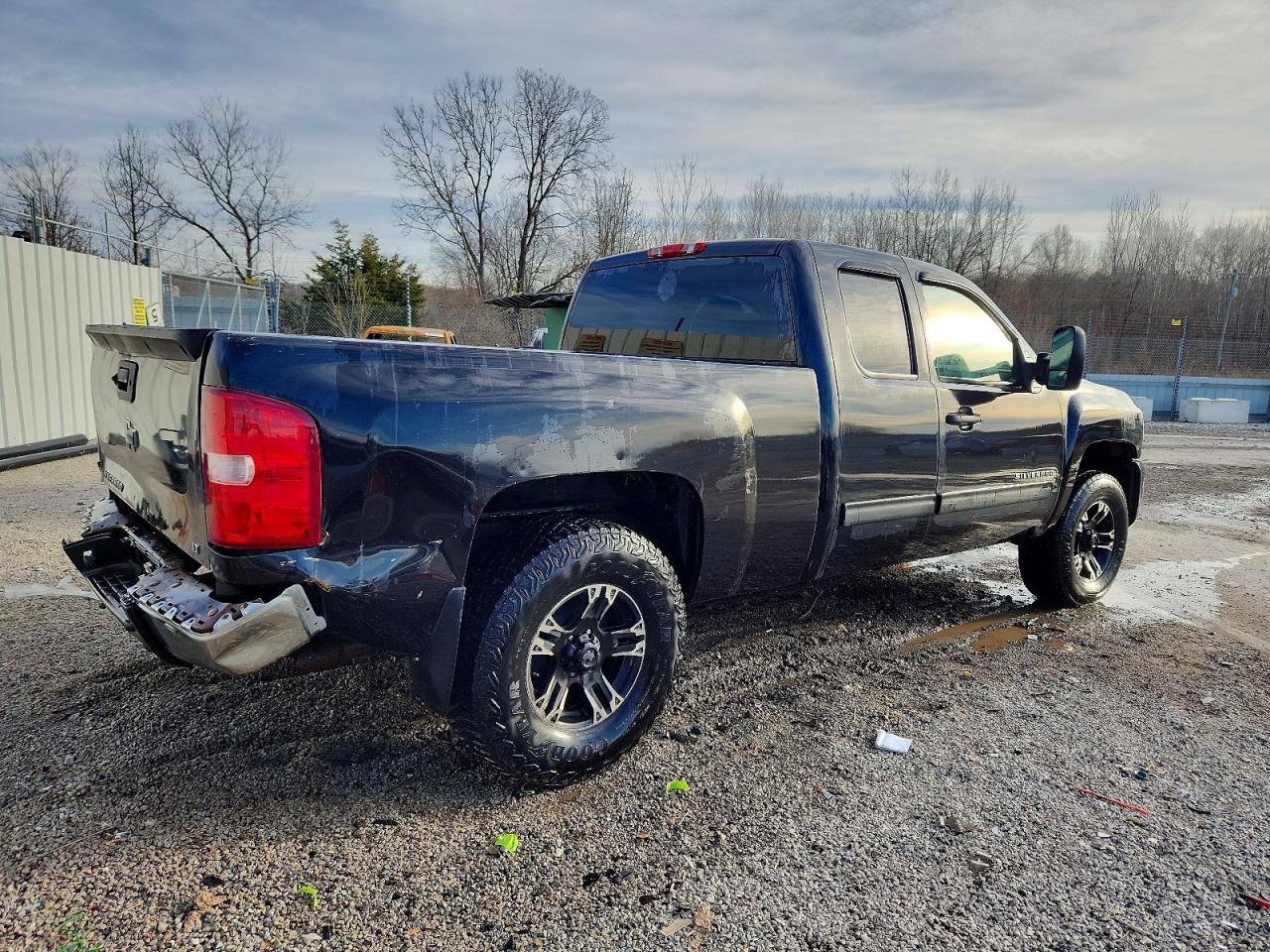 2009 CHEVROLET SILVERADO K1500 LT photo 3