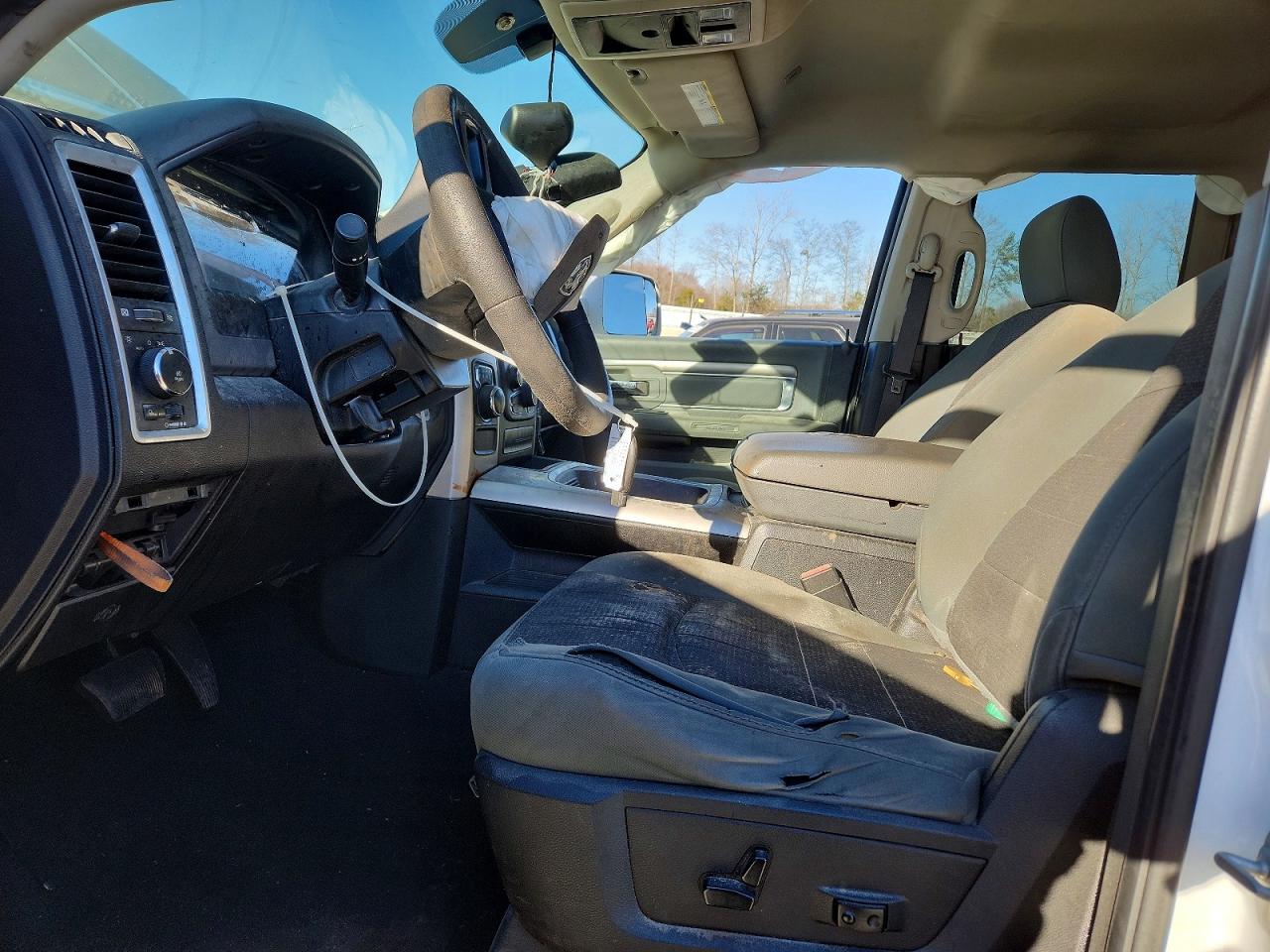 2019 RAM 1500 CLASSIC SLT photo 13