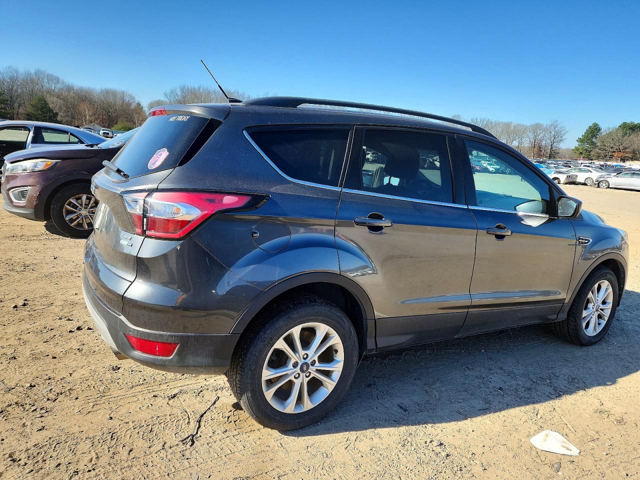 2017 FORD ESCAPE SE photo 5