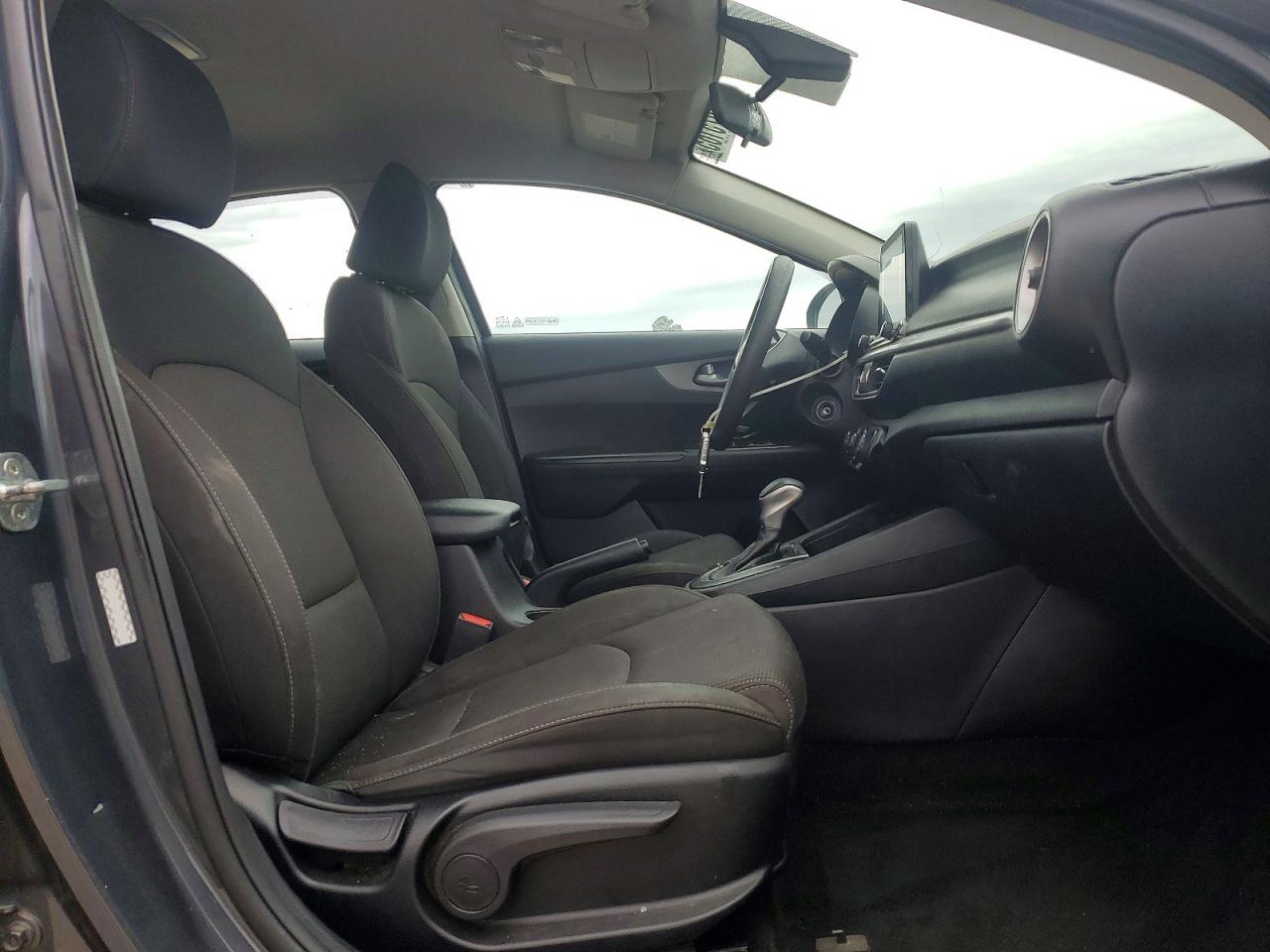 2020 KIA FORTE FE photo 7
