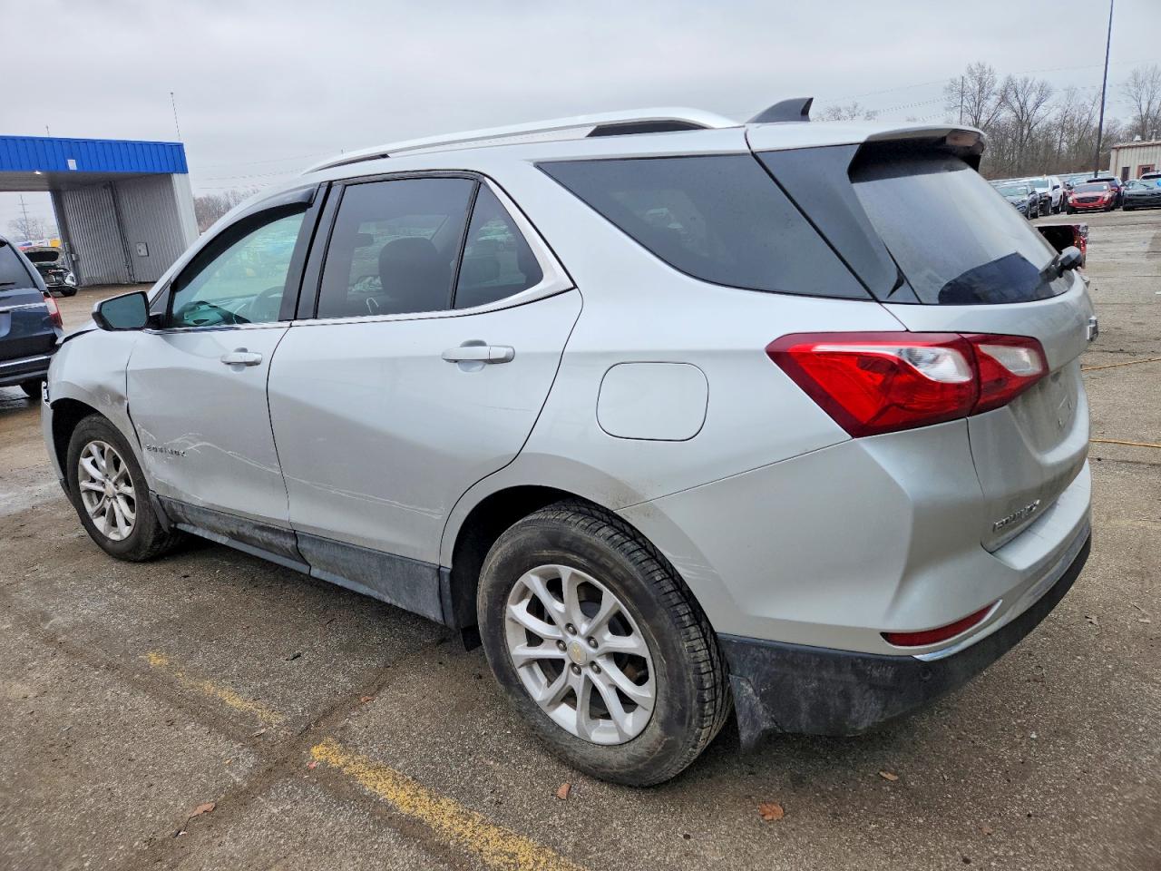 2020 CHEVROLET EQUINOX LT photo 2