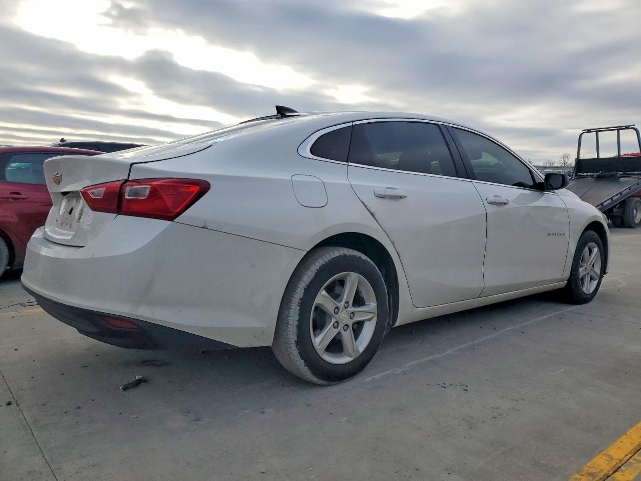 2020 CHEVROLET MALIBU LS photo 3