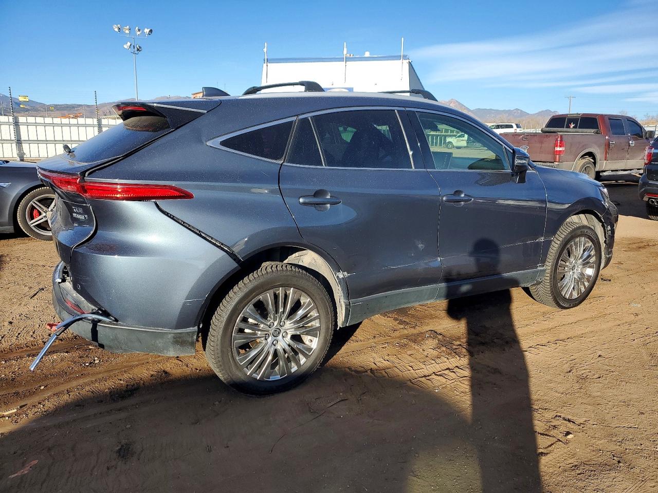 2022 TOYOTA VENZA LE photo 3