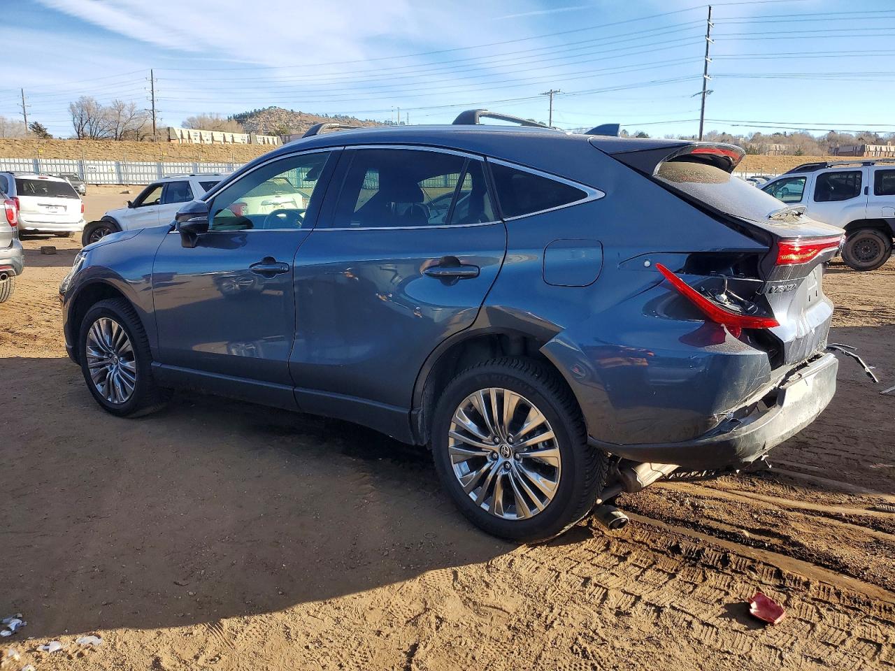 2022 TOYOTA VENZA LE photo 2