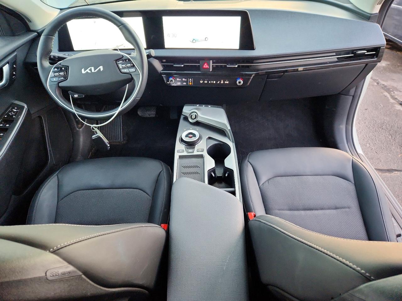 2024 KIA EV6 LIGHT photo 8