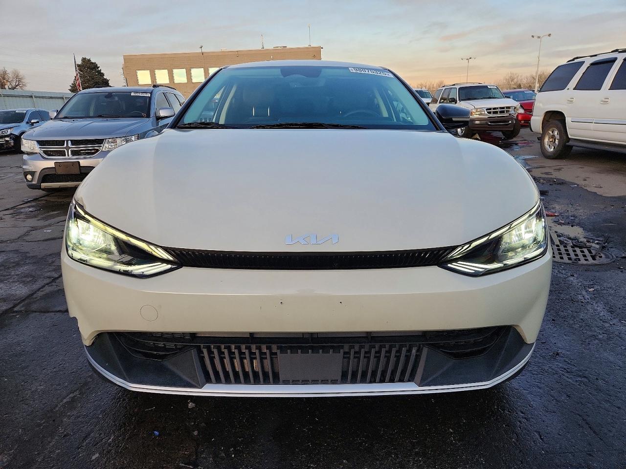 2024 KIA EV6 LIGHT photo 5