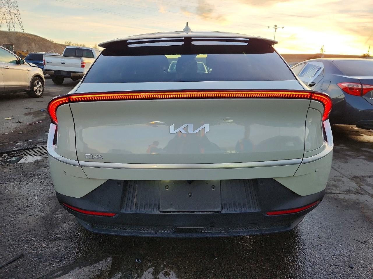 2024 KIA EV6 LIGHT photo 6
