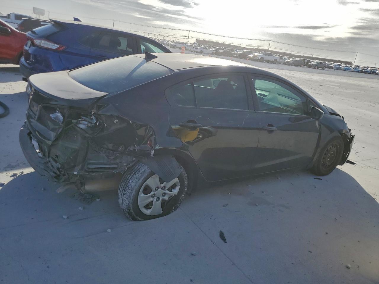 2017 KIA FORTE LX photo 3