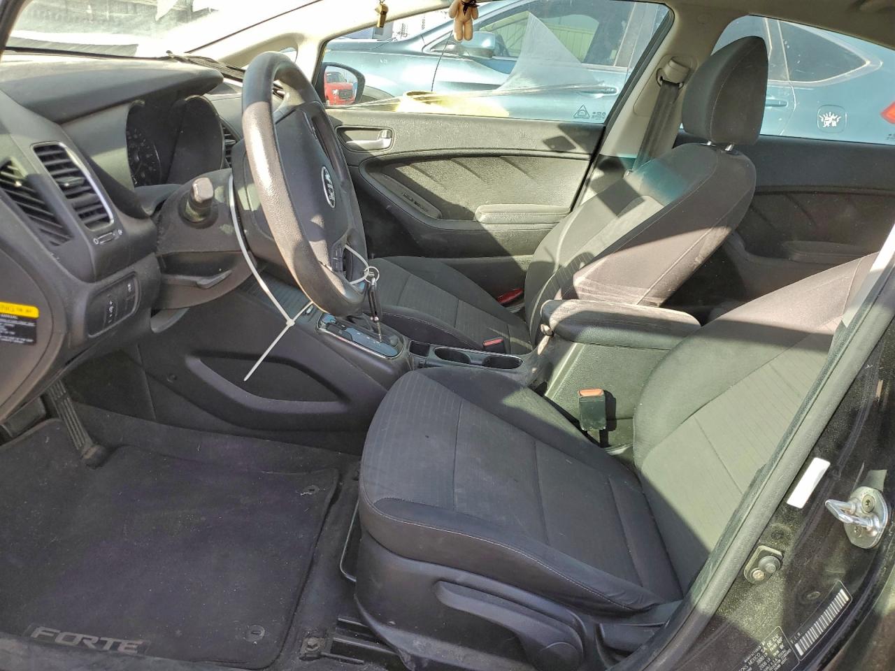 2017 KIA FORTE LX photo 7