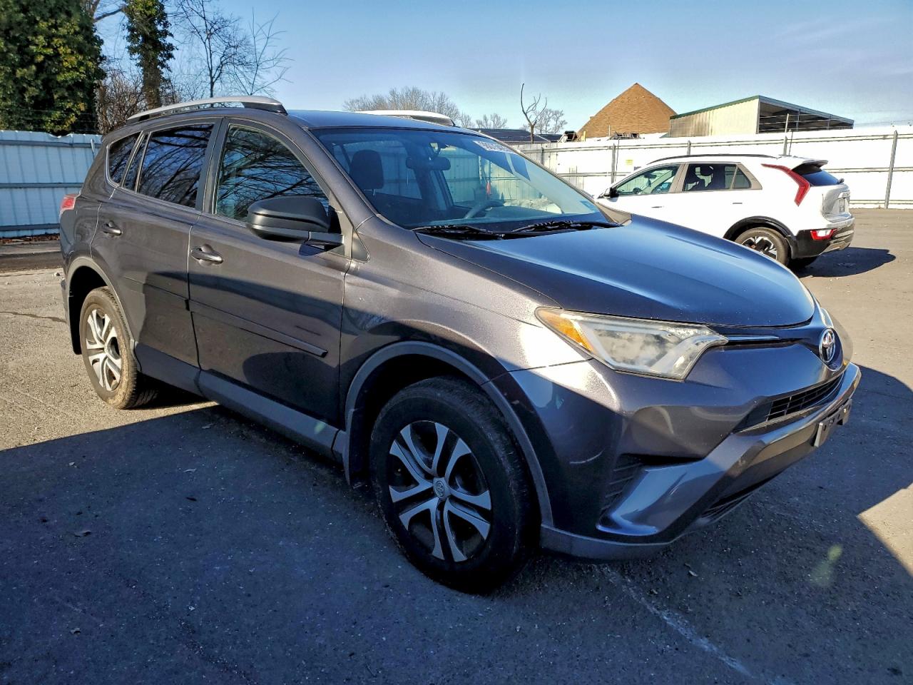 2016 TOYOTA RAV4 LE photo 4