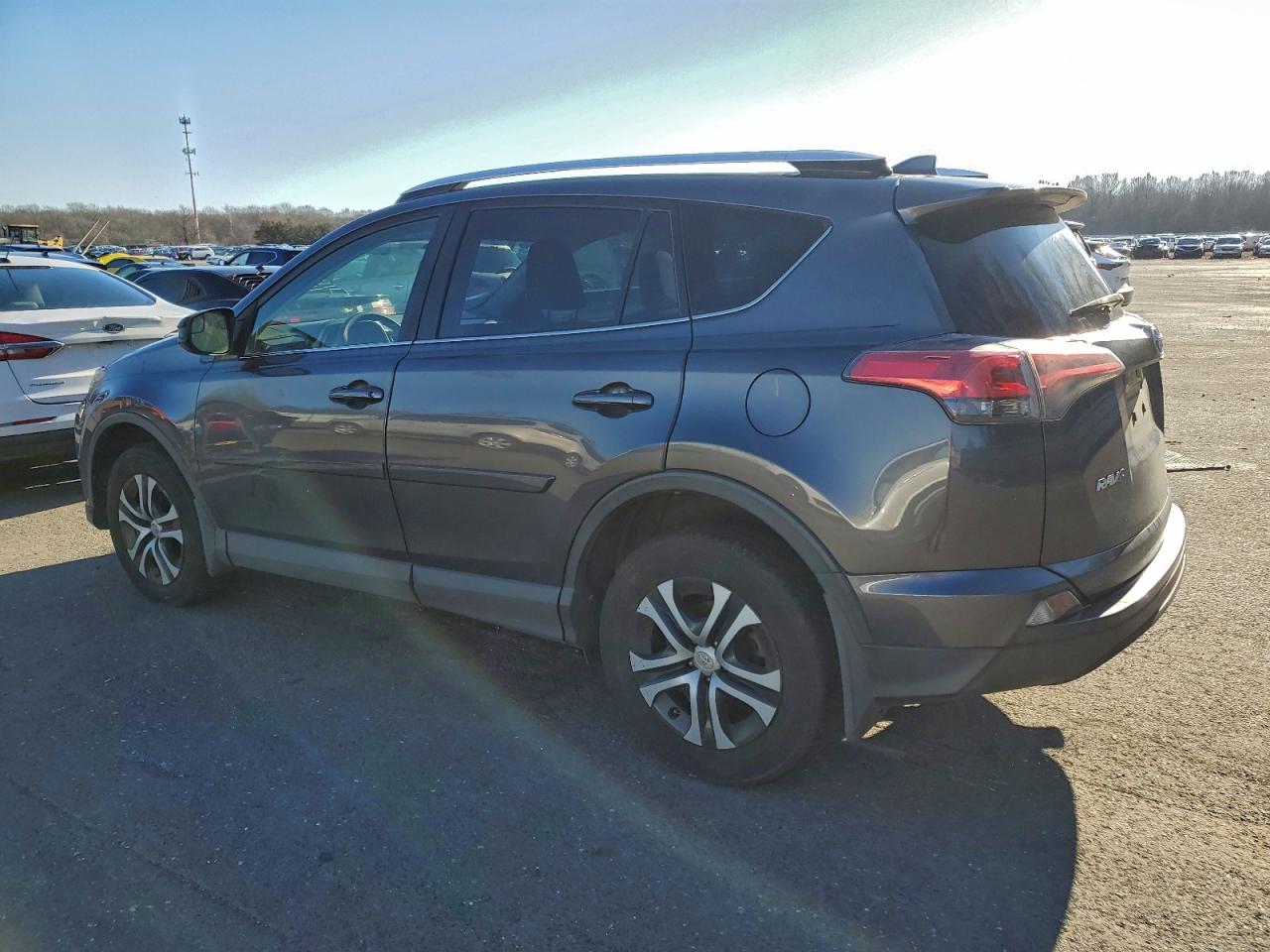 2016 TOYOTA RAV4 LE photo 2